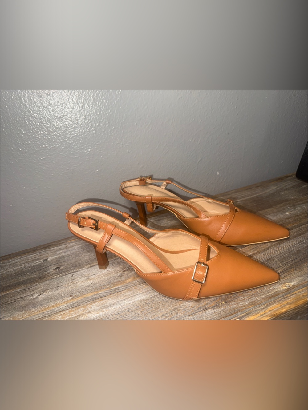 Women’s Tan Pointed Slingback kitten heels